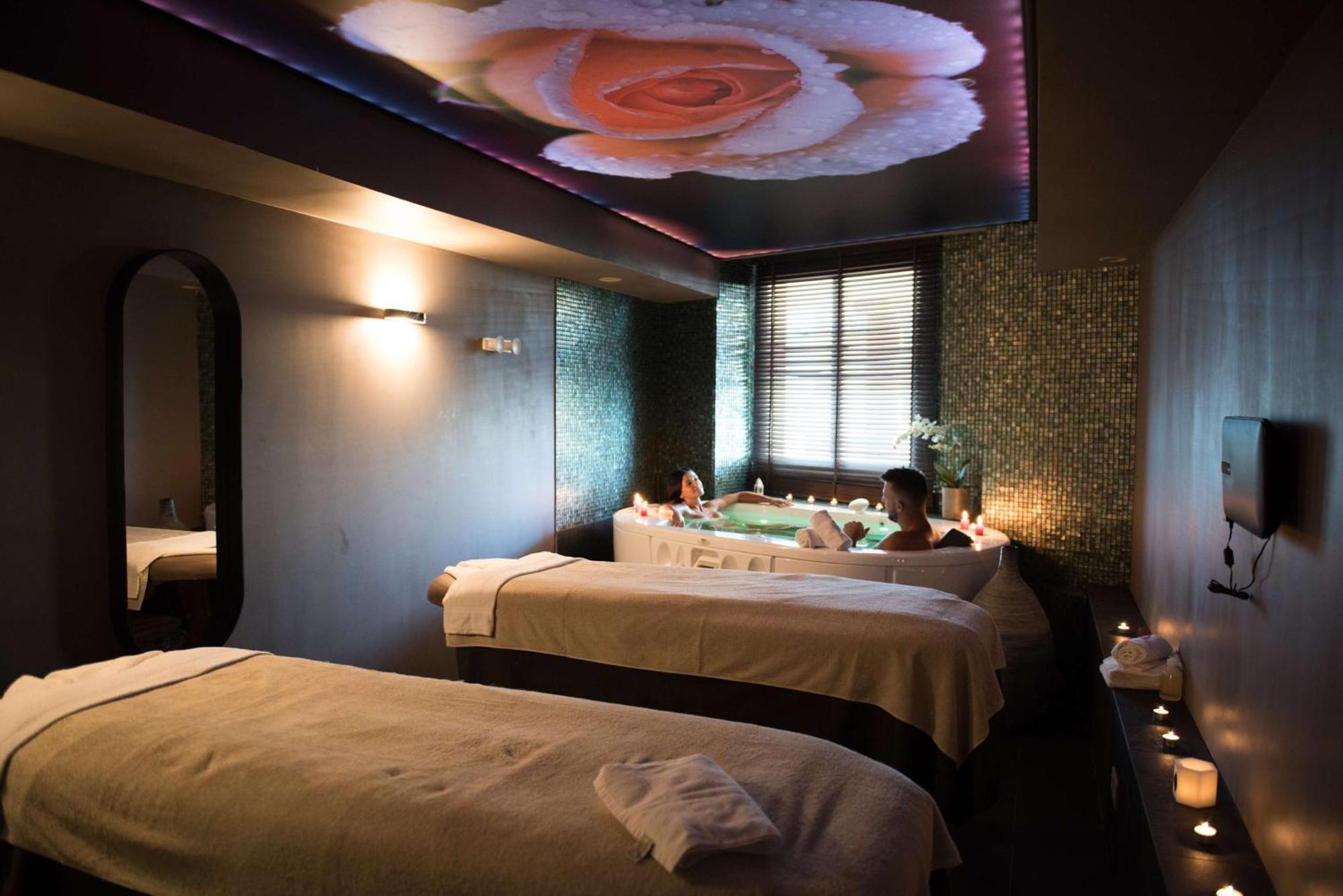Grand Hotel Les Flamants Roses Thalasso & Spa Canet-en-Roussillon Exterior photo