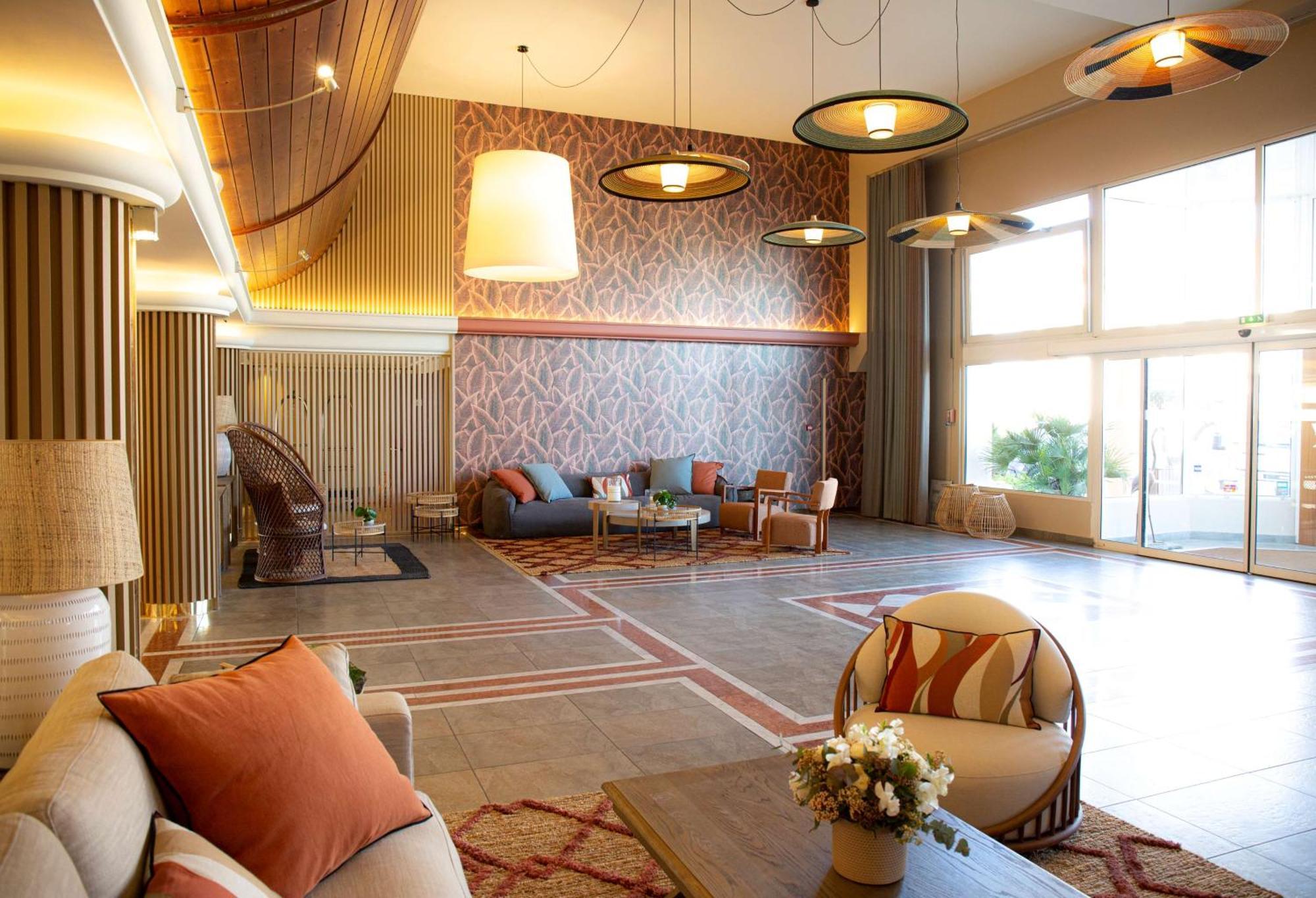 Grand Hotel Les Flamants Roses Thalasso & Spa Canet-en-Roussillon Exterior photo