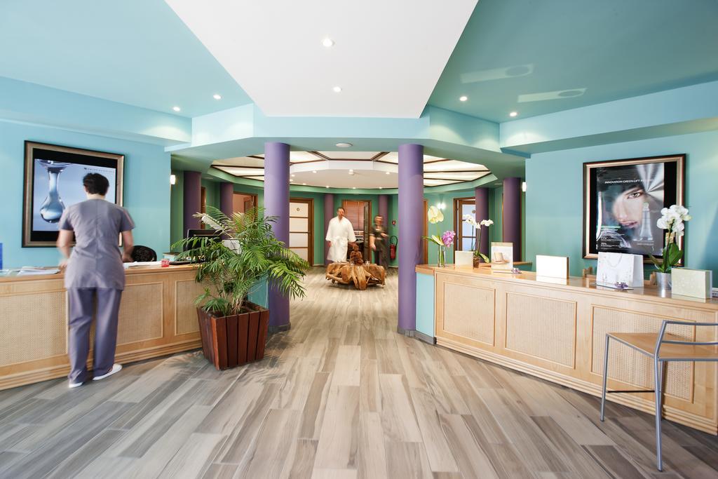 Grand Hotel Les Flamants Roses Thalasso & Spa Canet-en-Roussillon Exterior photo
